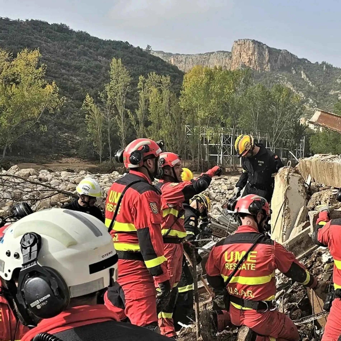 Ración de Intervención Ligera UME bomberos en accion